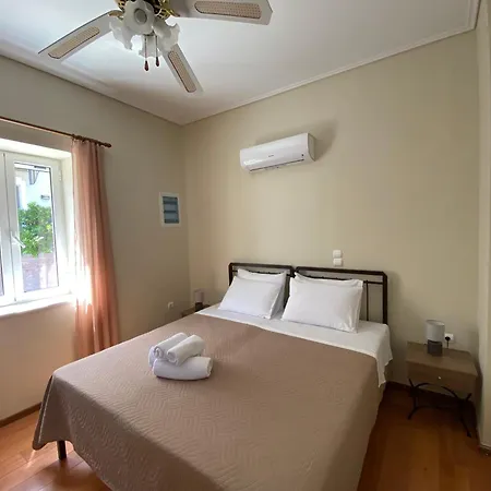 Pegasus Rooms Corinth Exterior photo